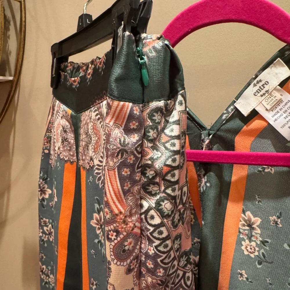 entro Green Printed Wide-Leg Pants with Orange Trim - Picture 4 of 7